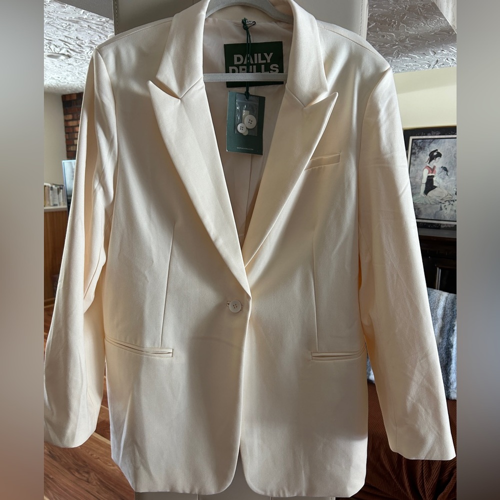 NWT Daily Drills Oversized Cream Blazer M/L